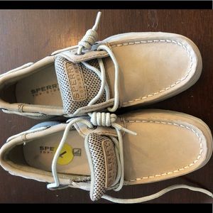 Youth Sperry Topsider classic boat shoes size 1